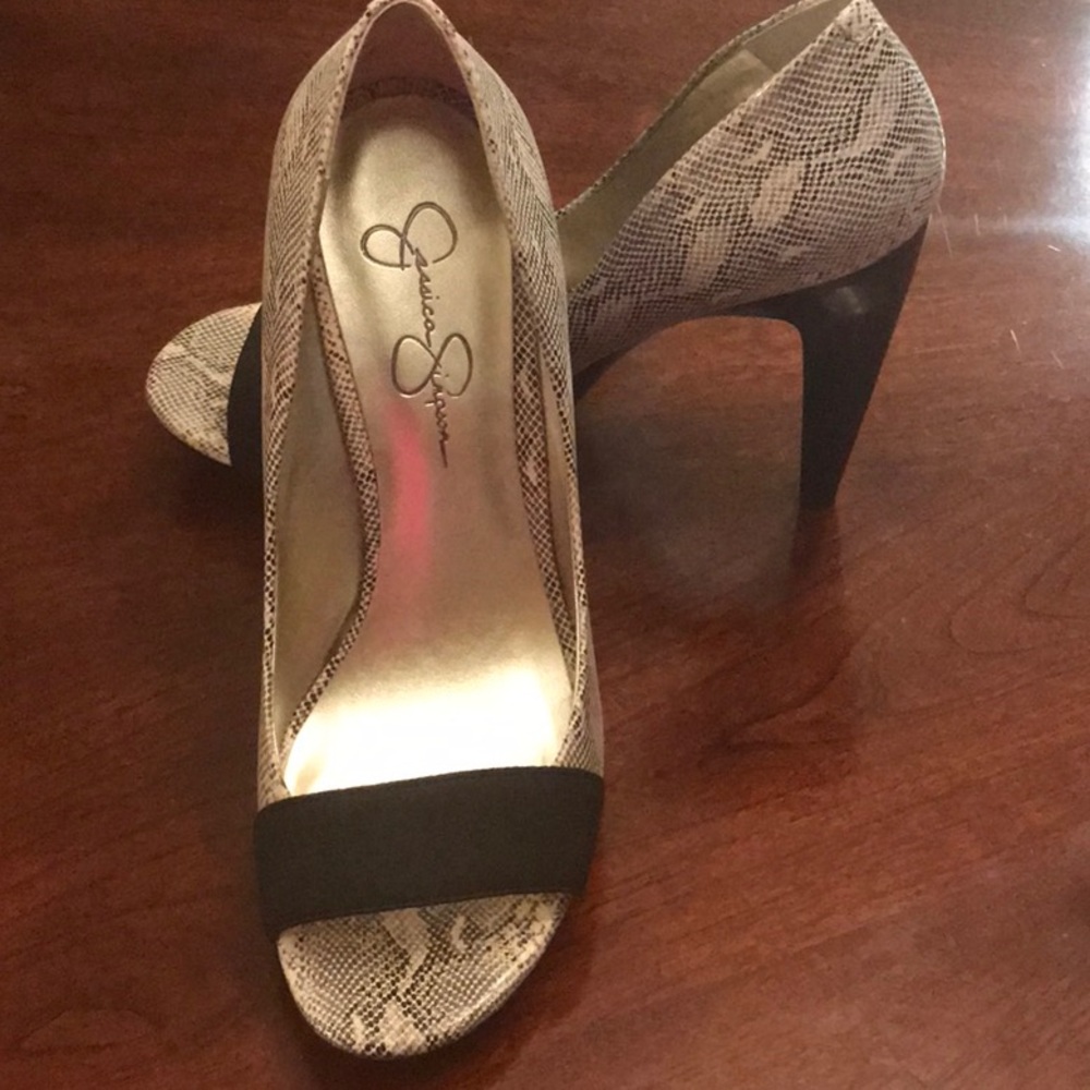 Jessica Simpson Heels - Picture 3 of 7